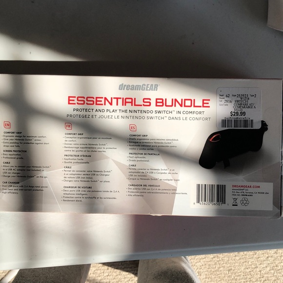 Nintendo switch essentials bundle - Picture 2 of 2